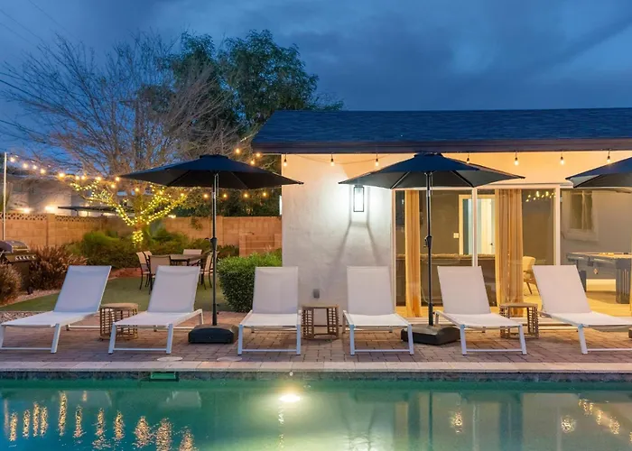 Closest Walk To Entertainment District Holiday home