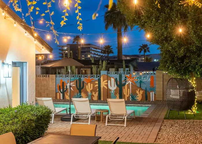 Closest Walk To Entertainment District Holiday home *