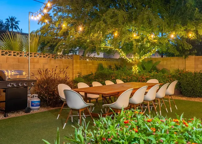 Holiday home Closest Walk To Entertainment District *
